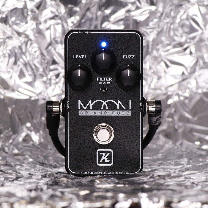 Pédale MOON, fuzz, trois filtres (Flat, Fool et Scooped), noir