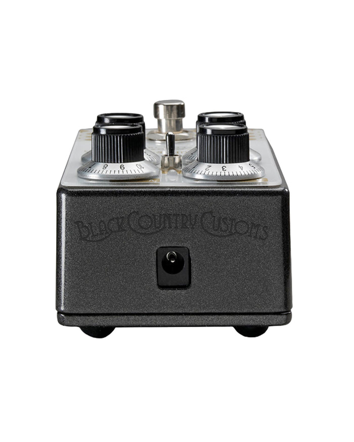 Pédale boost STEELPARK, 3 modes, jusqu'à 30dB de gain, switch silencieux, boitier métal, blanc et or
