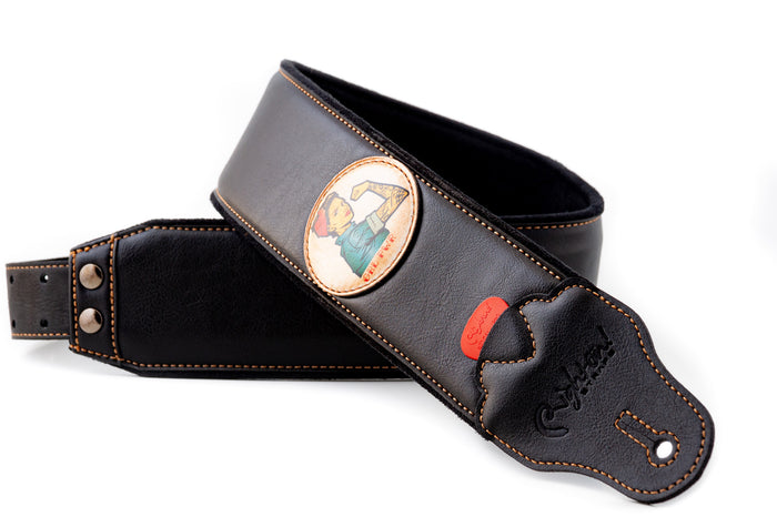 Courroie modèle TATOO PIN-UP, extérieur synthétique, largeur 7 cm, longueur 98 à 153 cm, porte-médiators intégré, noir