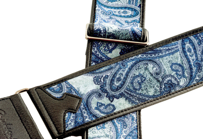 Courroie modèle PAISLEY, extérieur tissu, largeur 6 cm, longueur 95 à 150 cm, porte-médiators intégré, bleu