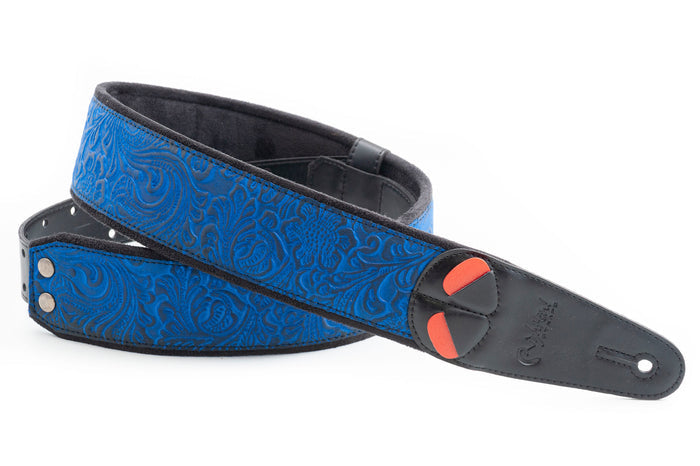 Courroie modèle SANDOKAN, extérieur synthétique et tissu, largeur 6 cm, longueur 100 à 145 cm, porte-médiators intégré, bleu